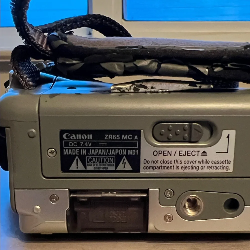 Canon NTSC ZR65 MC Digital Video Camcorder
